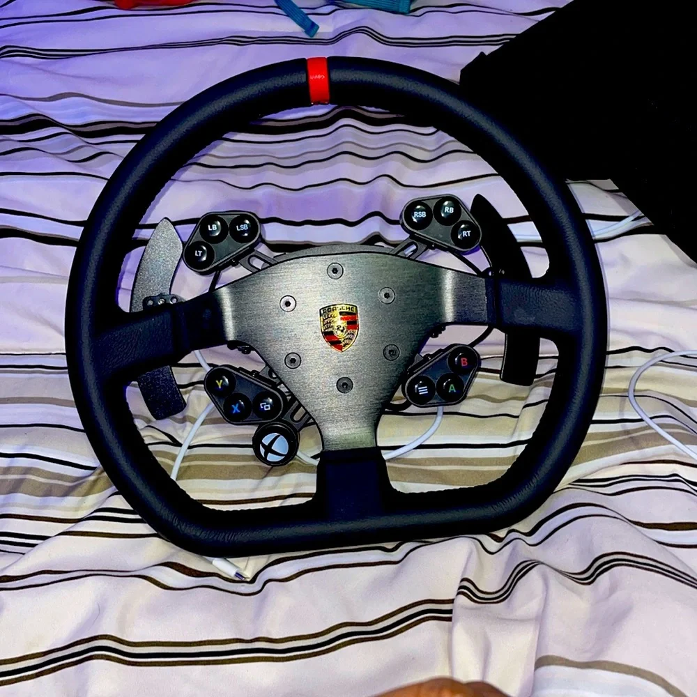 Porsche Forza xbox steering wheel Never used Need it gone And need some cash